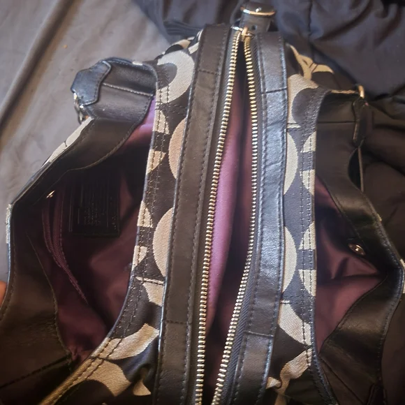 Coach Black and Cream Shoulder Bag - Picture 3 of 4